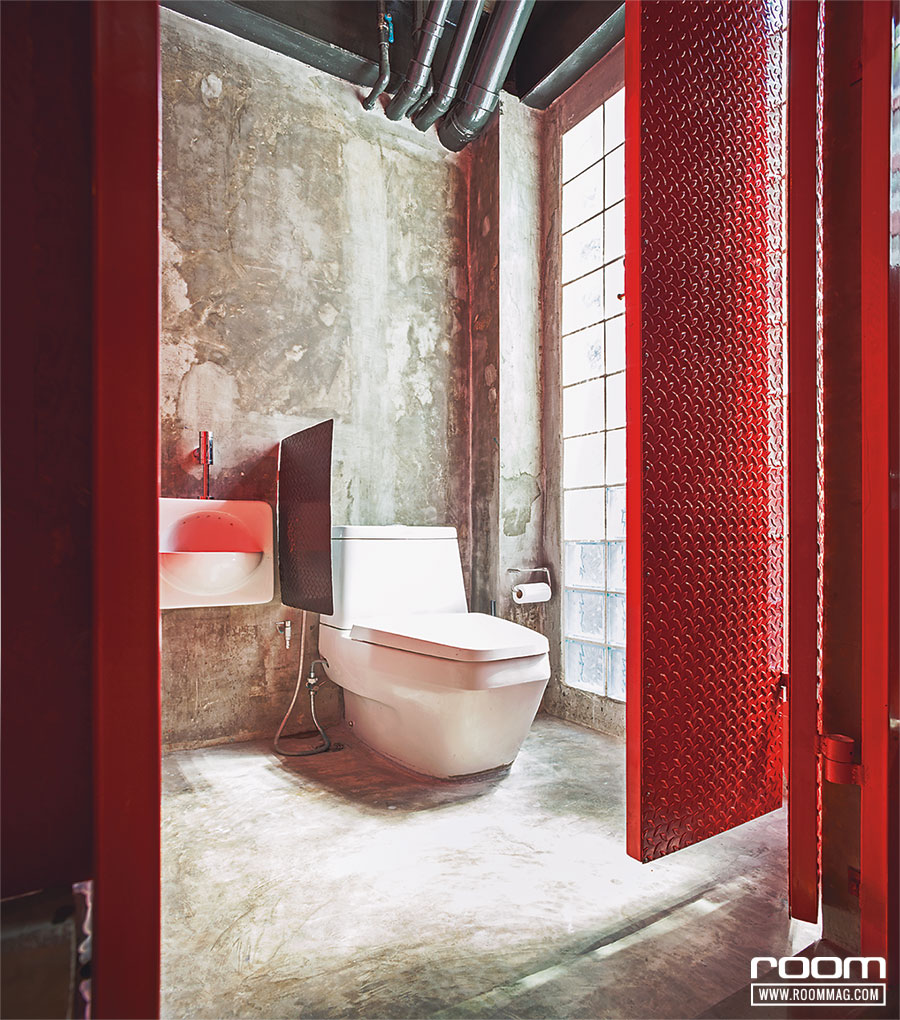 แบบห้องน้ำขนาดเล็กสีแดง สไตล์ลอฟท์