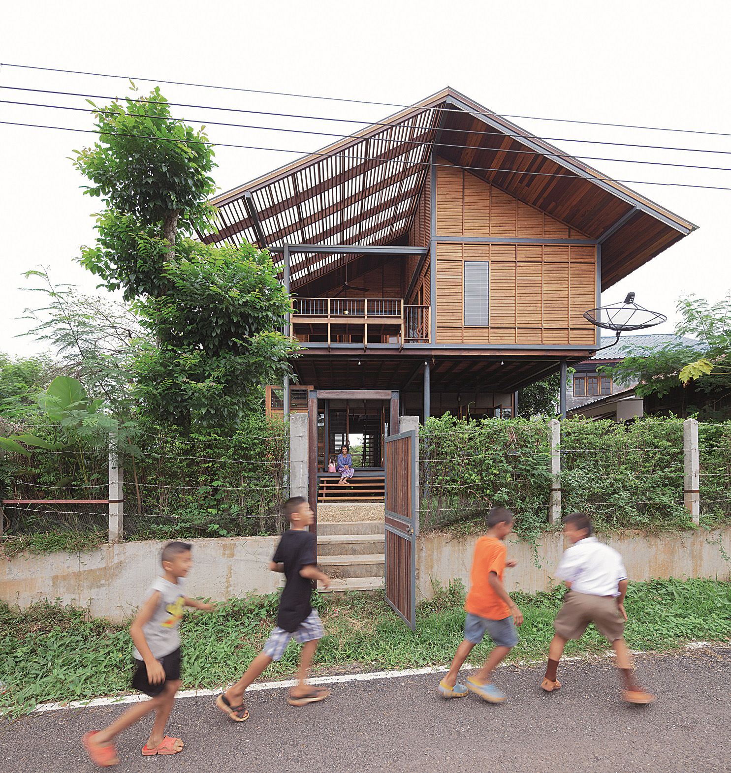 บ้านไทยอีสาน บ้านไม้โมเดิร์น