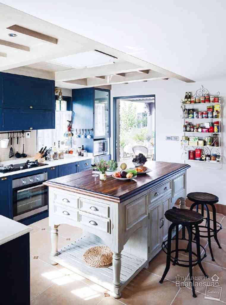 แบบห้องครัวสไตล์อิงลิชคอตเทจ แบบห้องครัวสีฟ้า