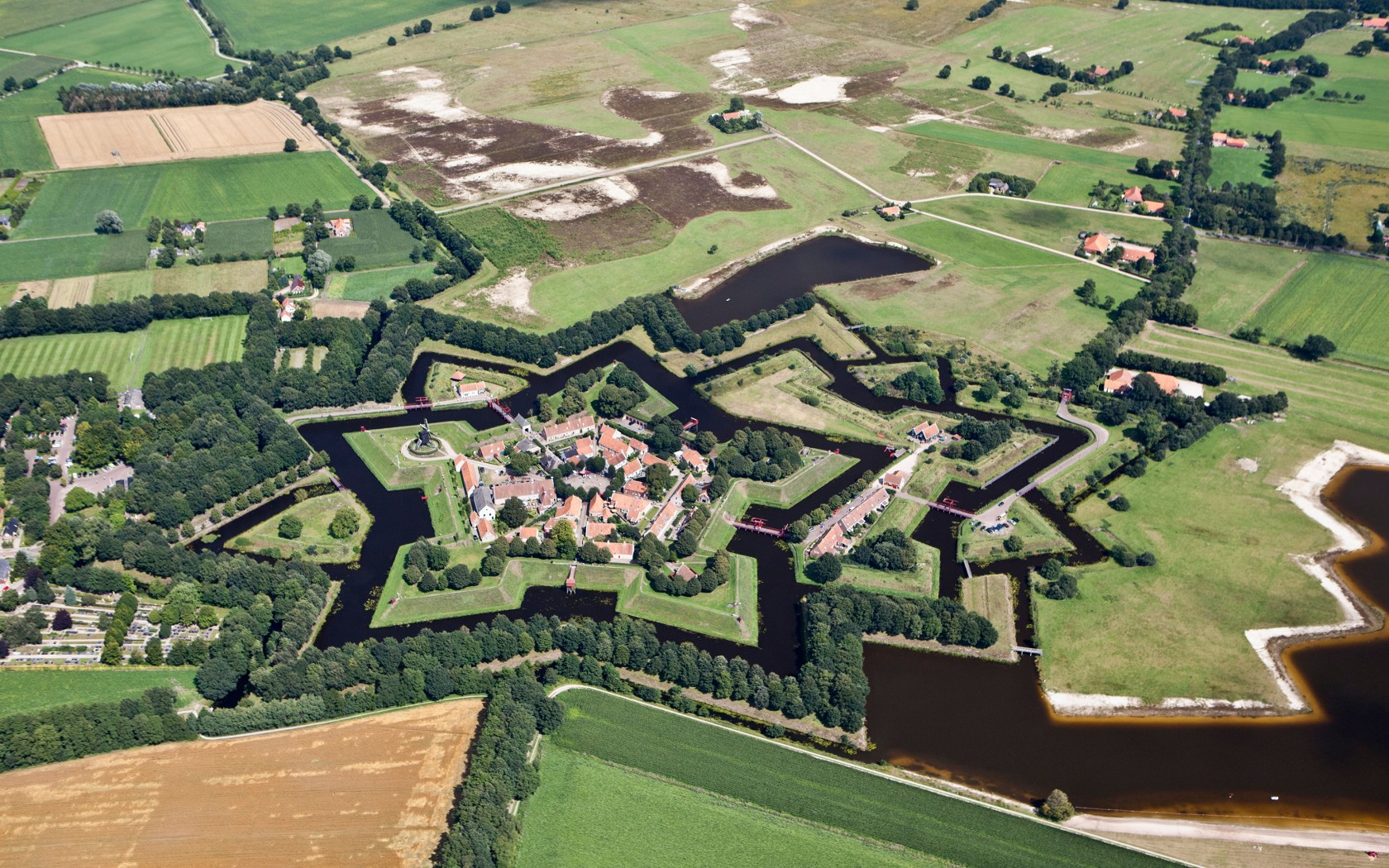 fort-bourtange-village-netherlands