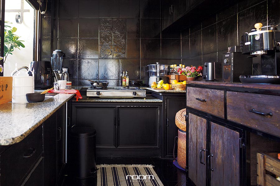 แบบบ้านโทนสีดำ ห้องครัว