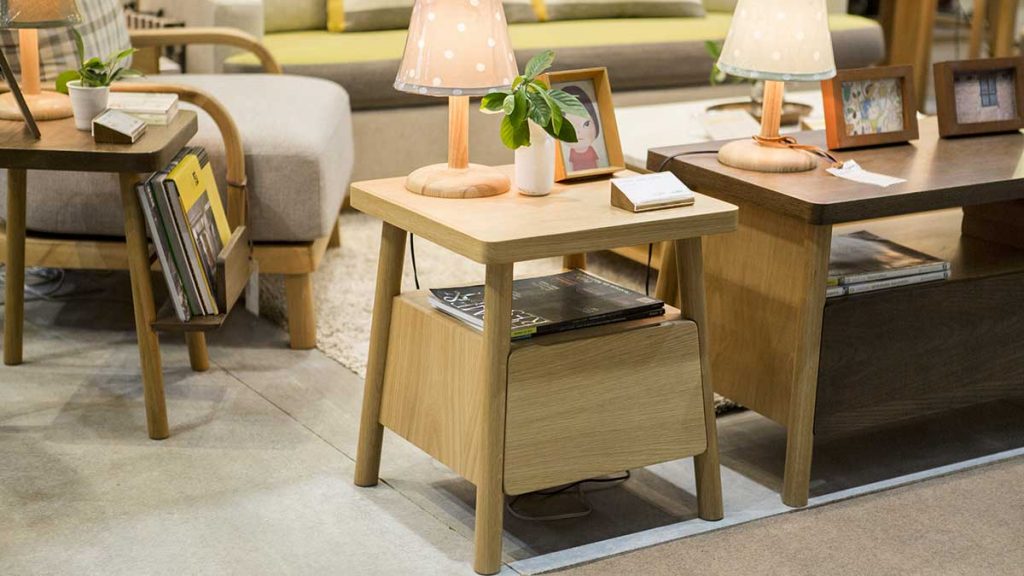 โต๊ะหัวเตียงไม้โอ๊ค Rabbit Side Table – OGGI
