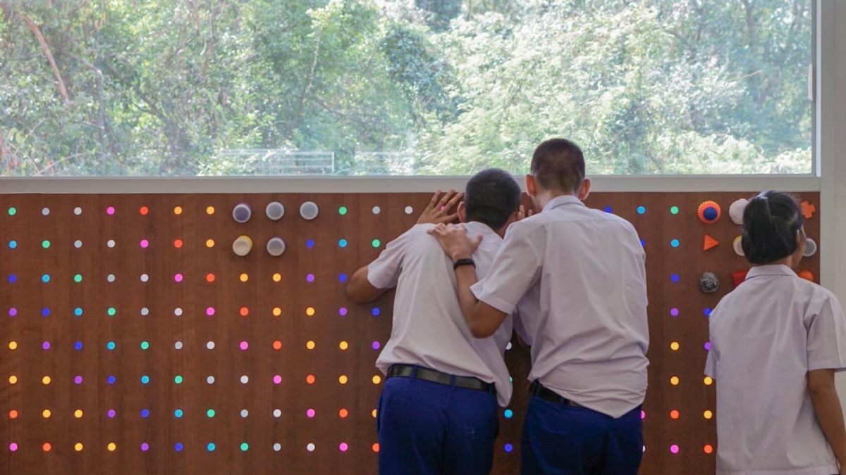 โรงเรียนสอนคนตาบอด ในจังหวัดชลบุรี ส่วนหนึ่งในโครงการ Classroom Make Over โดย Goldenland 