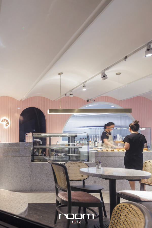 แบบร้านกาแฟ WONDERING CAFE & BAKESHOP ออกแบบโดย PHTAA Living design