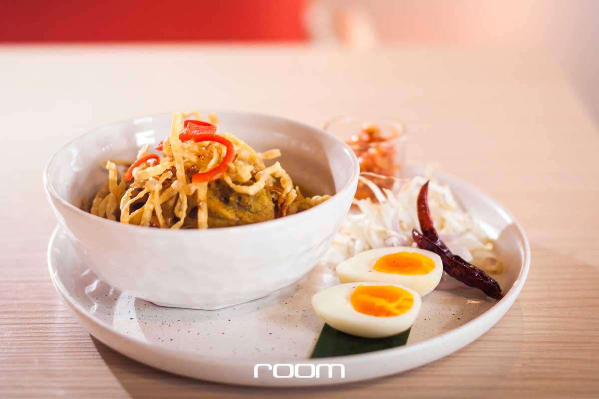 บาร์อารีย์ BABY BAR BANGKOK สีชมพูย่านอารีย์ในลุคหญิงสาวขี้เล่นแกมเซ็กซี่