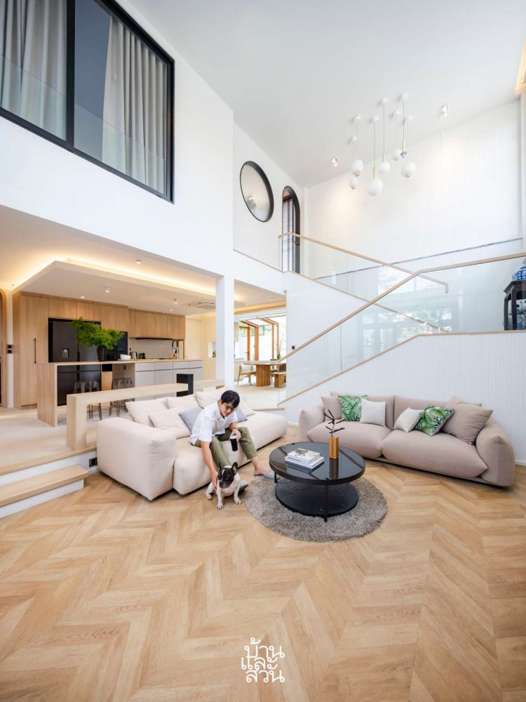 บ้านรีโนเวตสีขาว