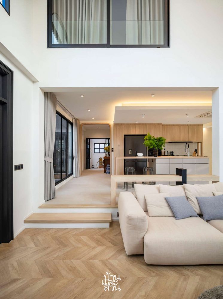 บ้านรีโนเวตสีขาว