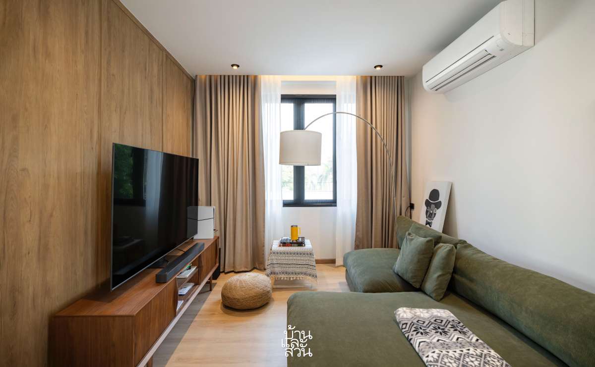 บ้านรีโนเวตสีขาว