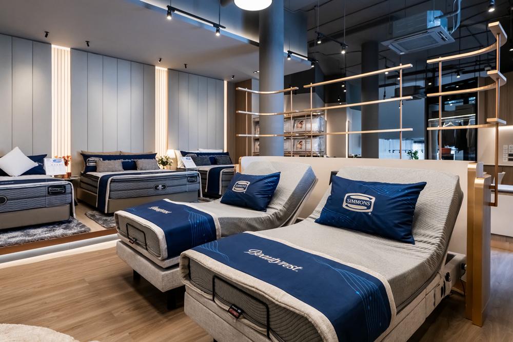 Simmons Gallery ทองหล่อ