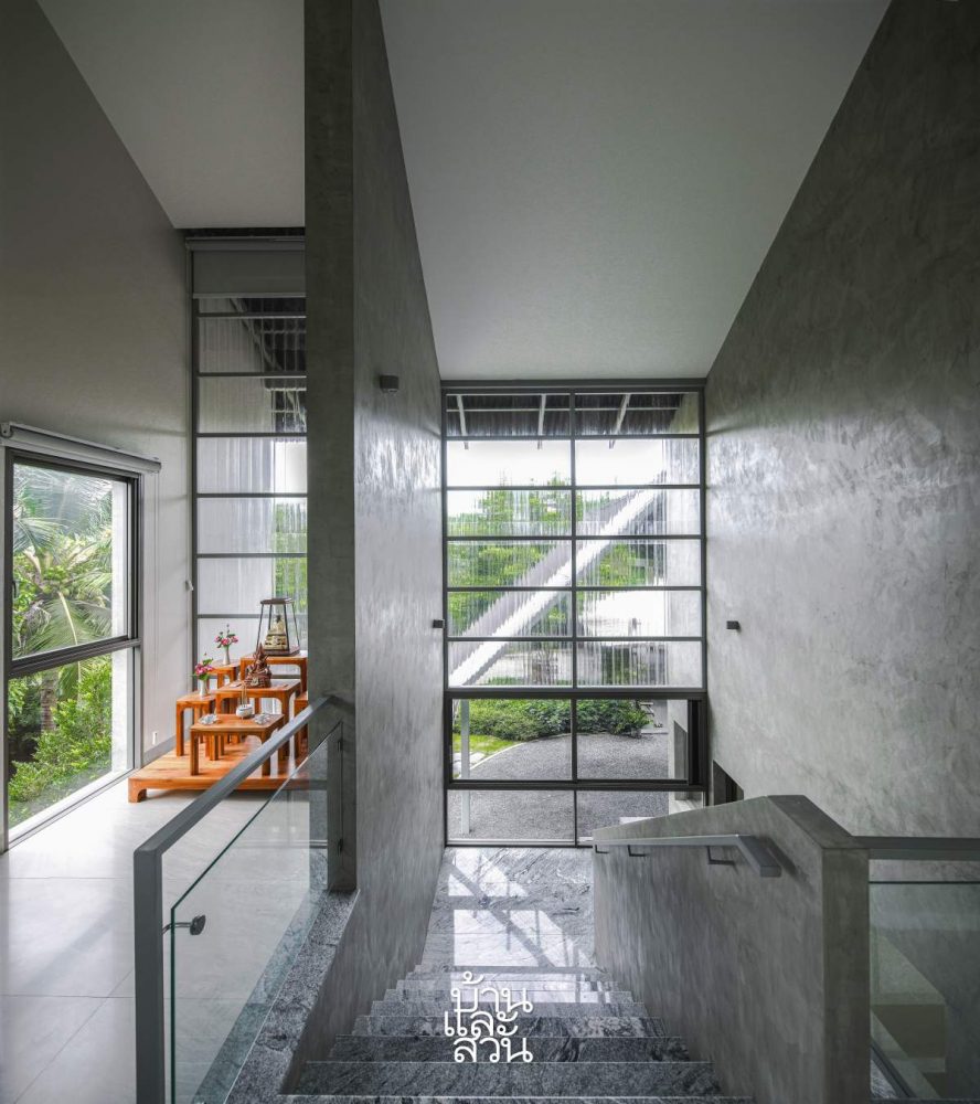 โถงบันได บ้านมีสุข