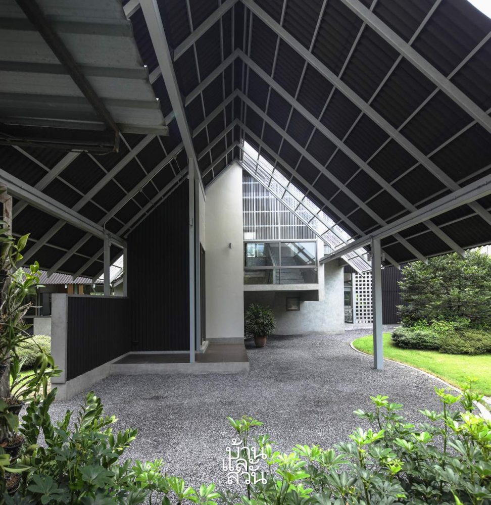 โครงสร้างหลังคาหน้าบ้าน บ้านมีสุข