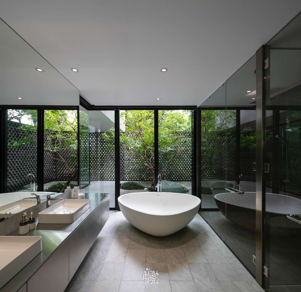 บ้านสีเข้ม