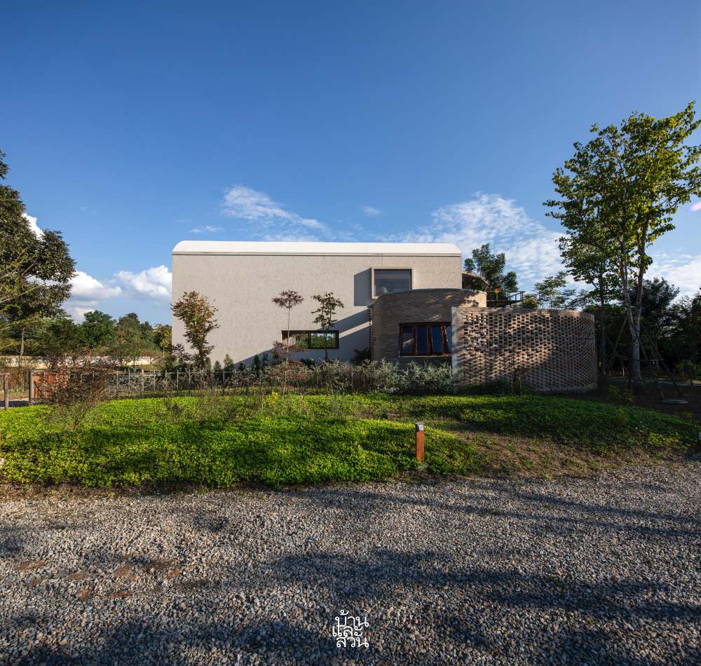 The SOULITUDE บ้านหลังคาโค้ง