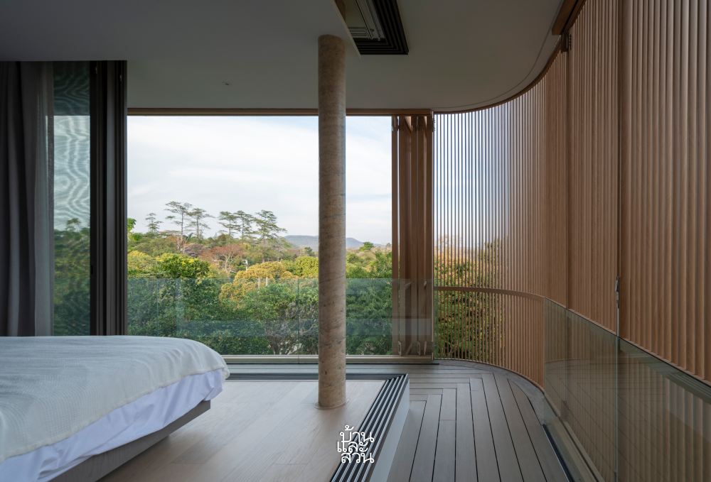 บ้านคอนกรีตยกสูงกลางหุบเขา