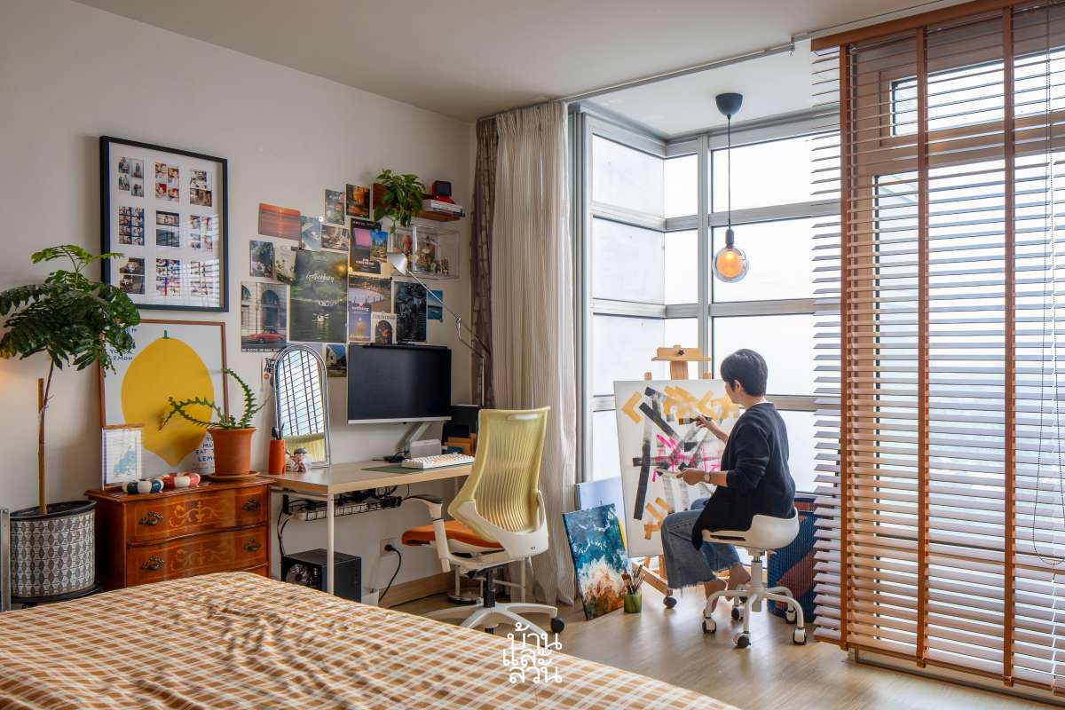 คอนโด Mid-Century Modern มุมทำงานในห้องนอน
