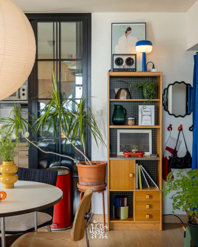 คอนโด Mid-Century Modern มุมชั้นวางของ