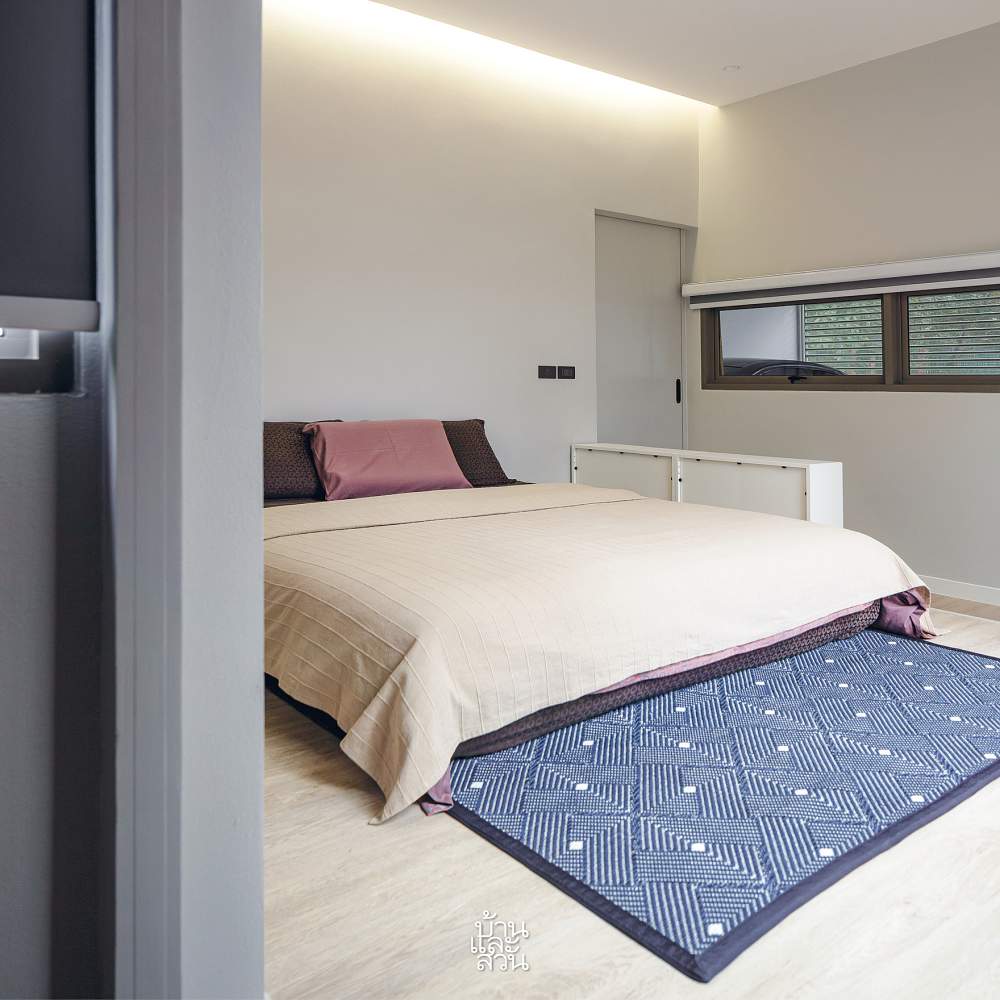 บ้านสีขาวหลังเล็ก 