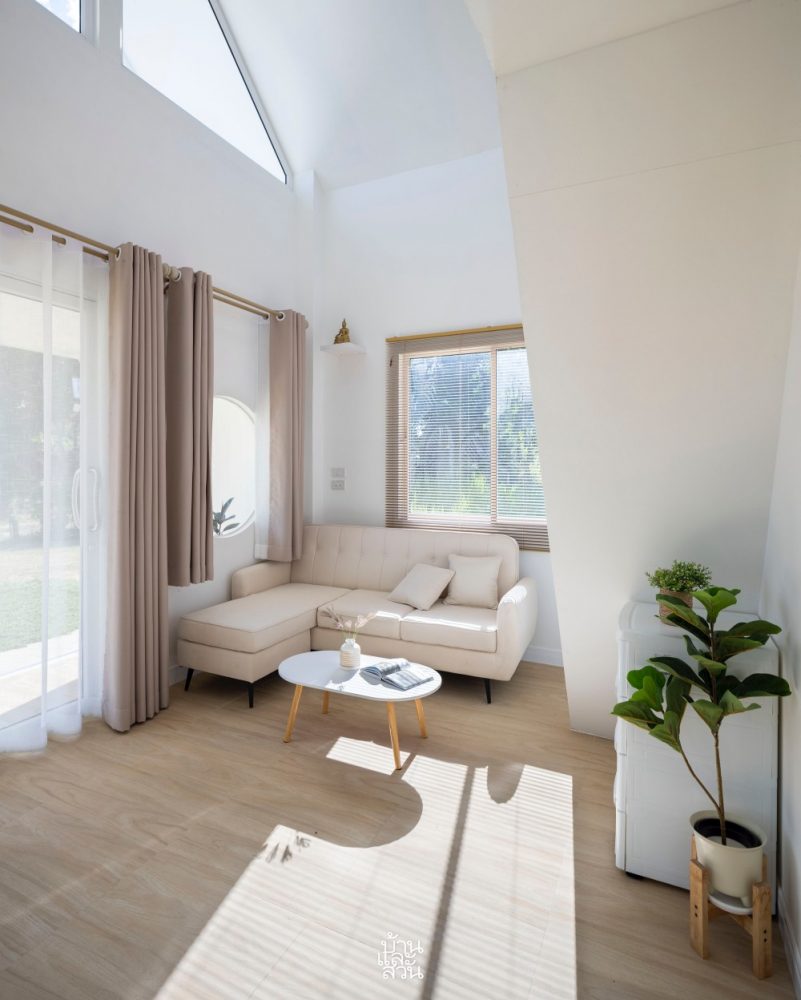 บ้านสีขาวหลังเล็ก 