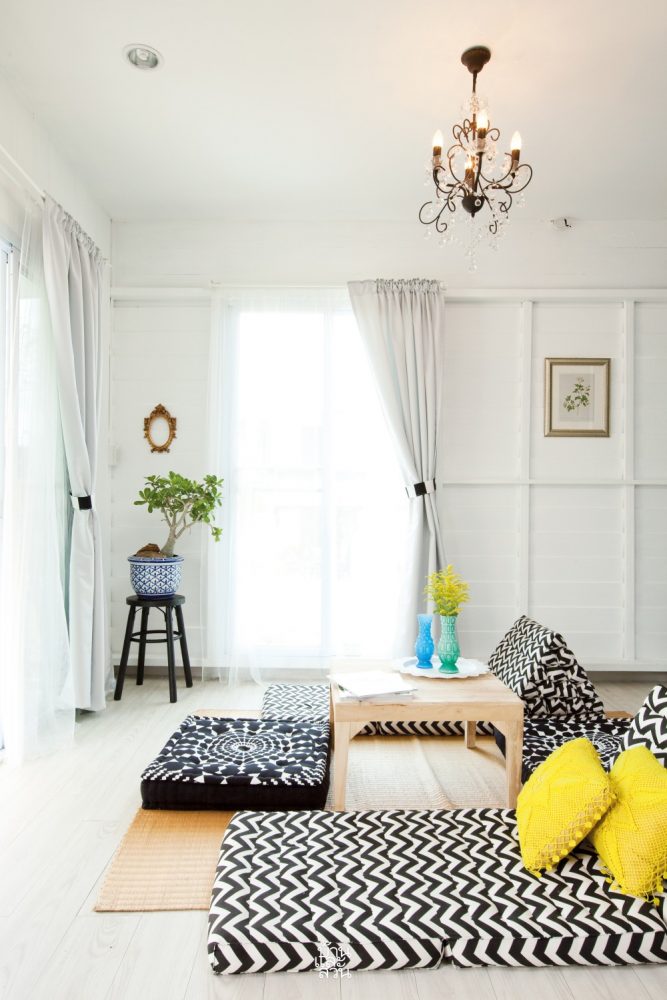 บ้านสีขาวหลังเล็ก 