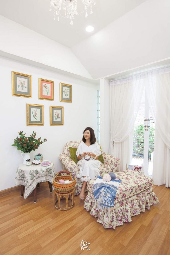 บ้านสีขาวหลังเล็ก 