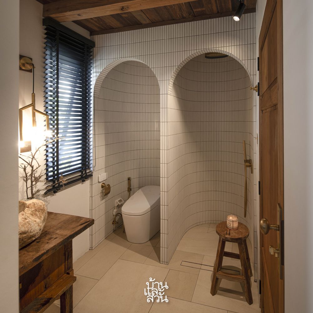 บ้านสีขาวหลังเล็ก 