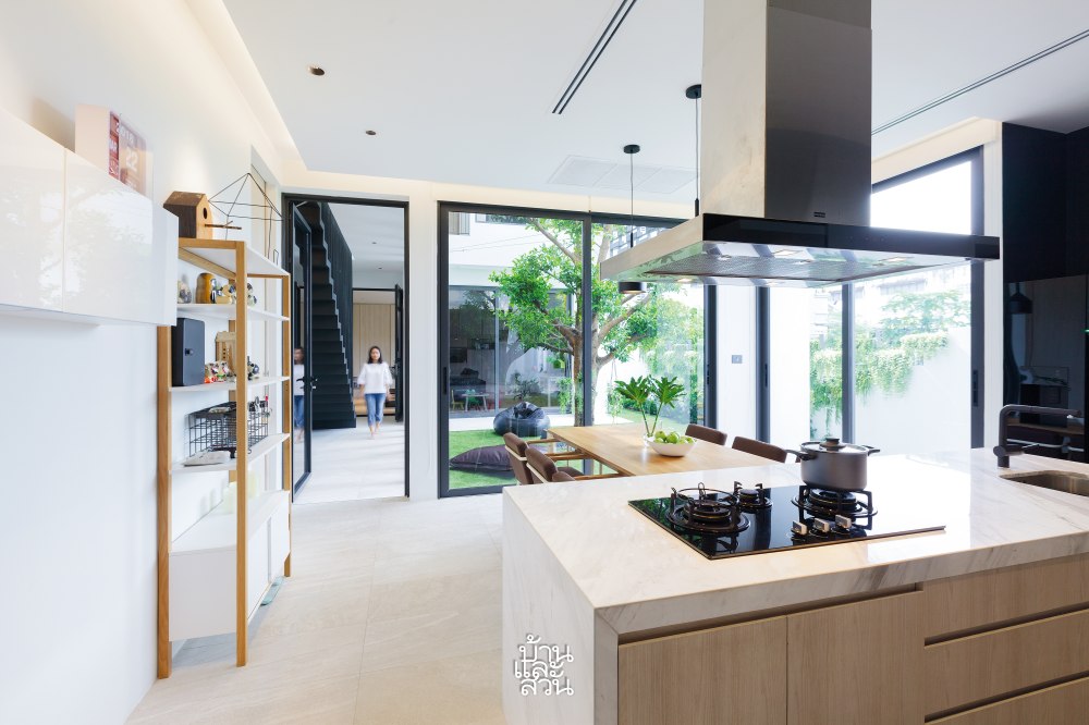 บ้านโมเดิร์น ฟาซาดกระถางต้นไม้ 
