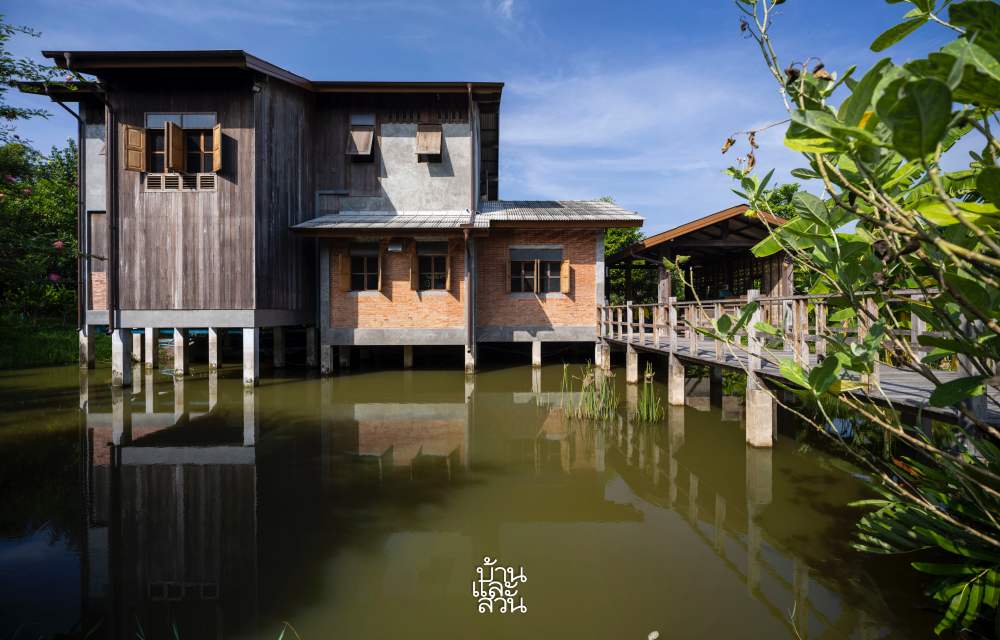 บ้านไทยริมน้ำ 