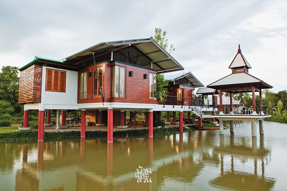บ้านไทยริมน้ำ 
