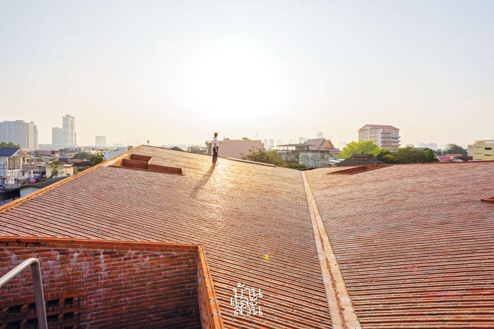 บ้านอิฐเปลือย