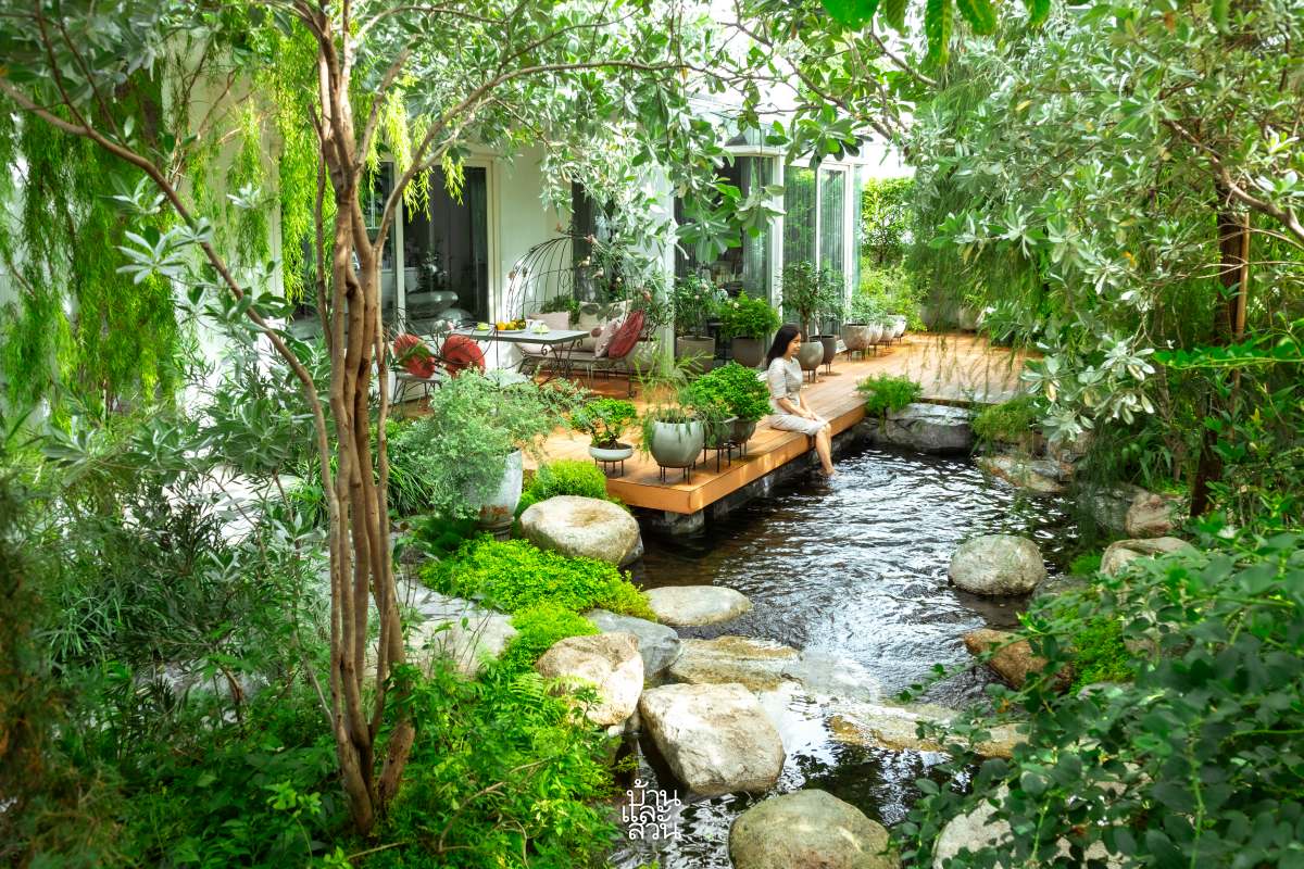 สวนสไตล์อิงลิชคอตเทจ ในบ้านจัดสรร