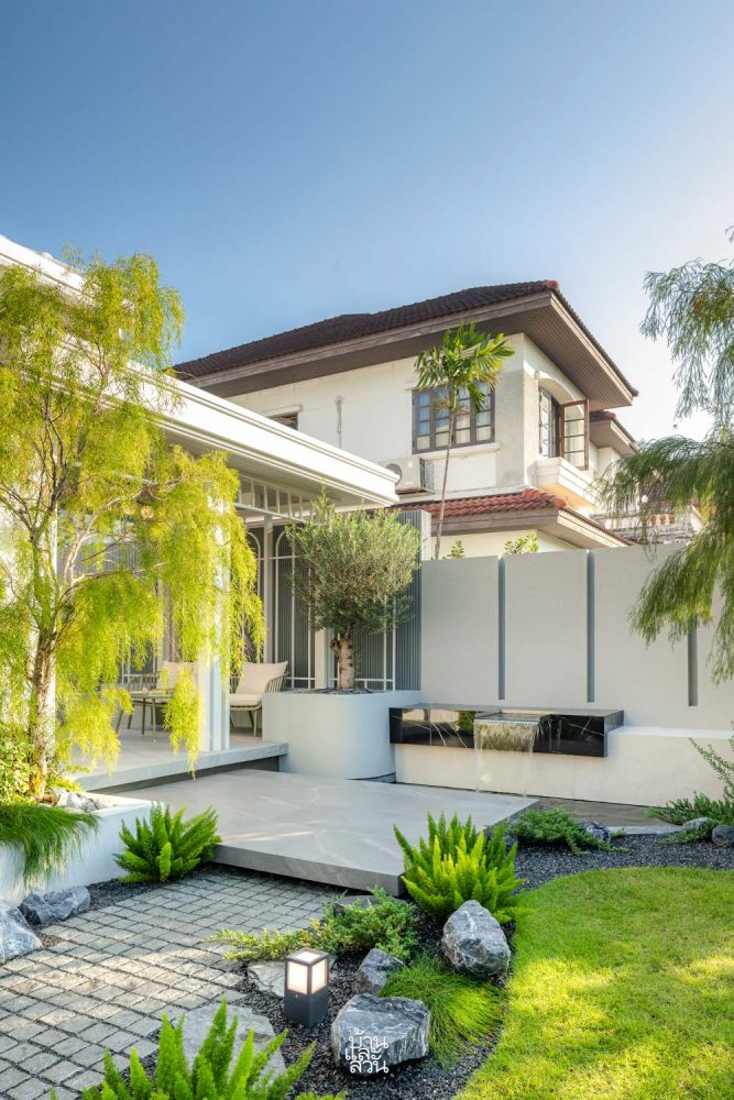 รีโนเวตสวนเก่าเป็นสวนสไตล์โมเดิร์นอิงลิช