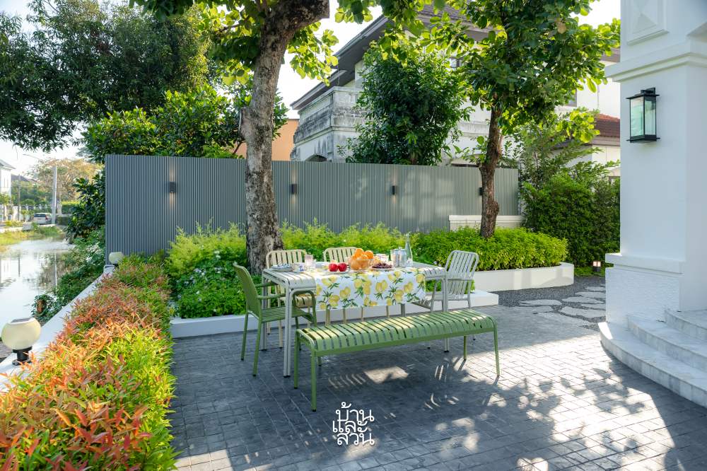 รีโนเวตสวนเก่าเป็นสวนสไตล์โมเดิร์นอิงลิช